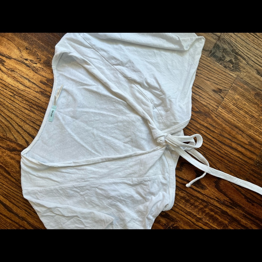 Cozy tie top in white